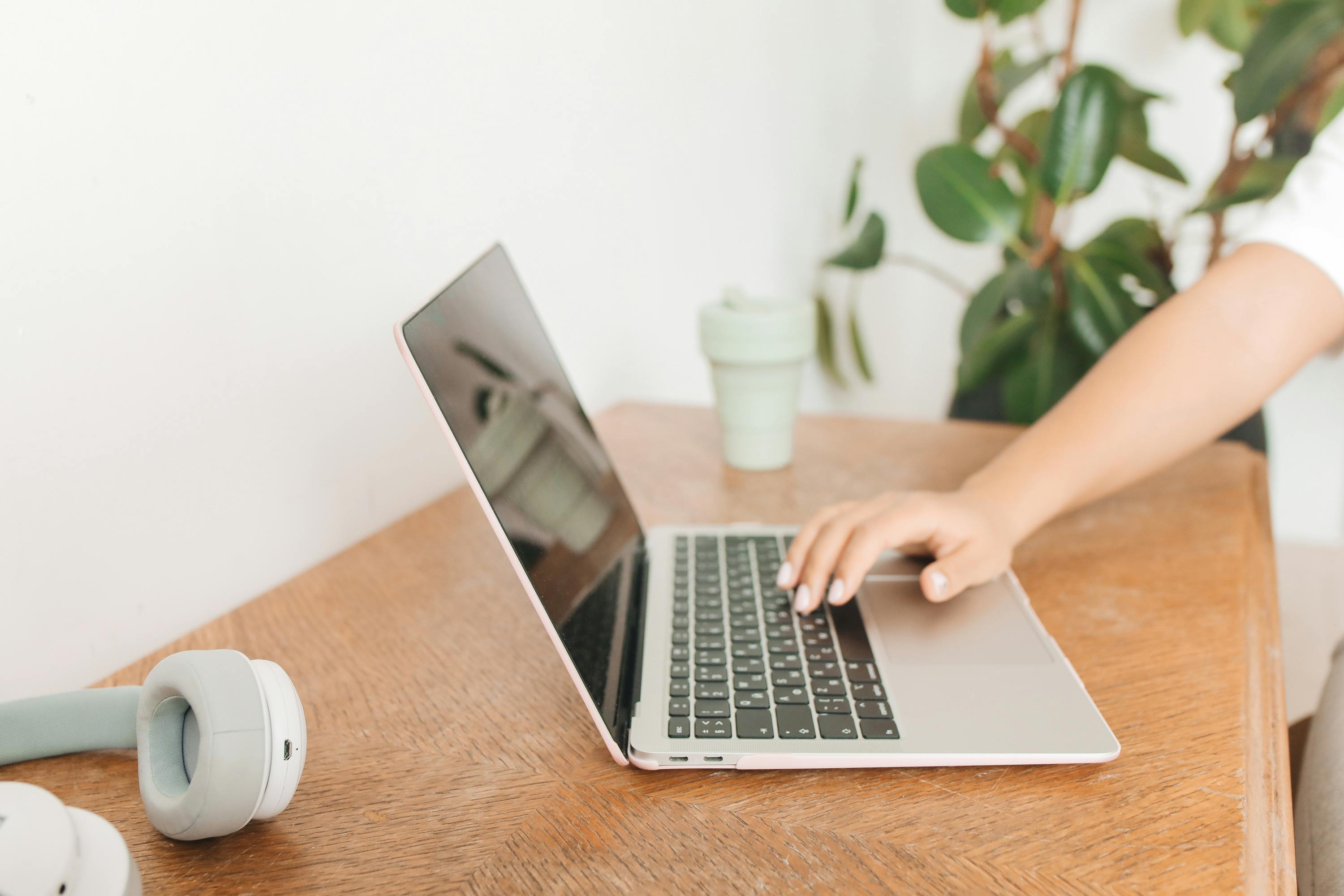 Analyst tracing an advertising click through an ecommerce purchase path.